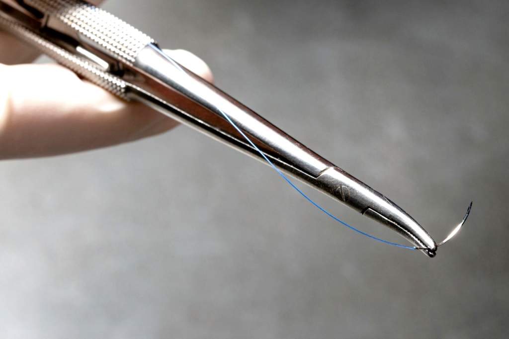 tips tepat memilih suture ophthalmic untuk bedah mata optimal